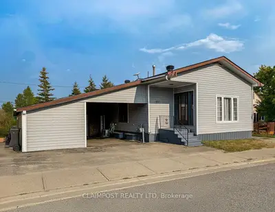 Detached in Iroquois Falls