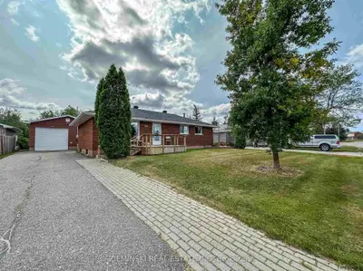 Detached in Iroquois Falls