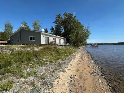 Detached in Timmins