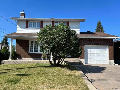Detached in Timmins