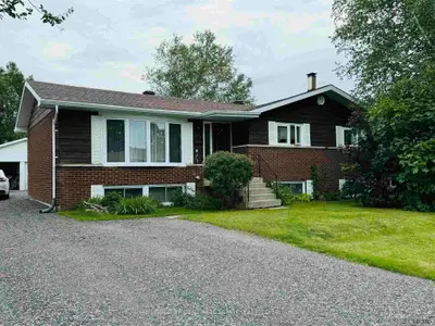 19 Kennedy Avenue, Kapuskasing, On P5n 1m1