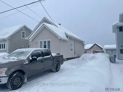 213 Montgomery Avenue, Timmins, On P4n 3g7