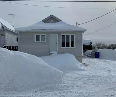 193 Montgomery Avenue, Timmins, On P4n 3g5