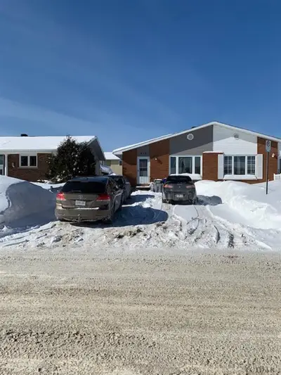 915 Suzanne Street, Timmins, On P4p 1b1