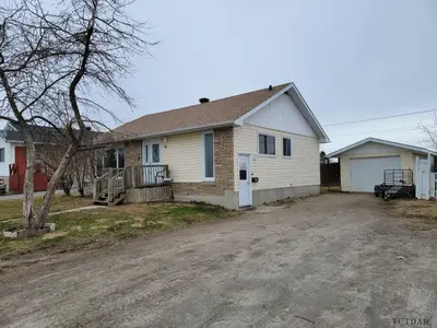 21 Balsam Avenue, Kapuskasing, On P5n 2e4