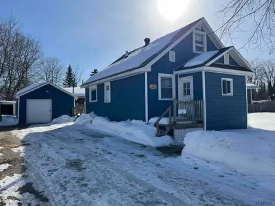 32 Dominion Avenue, Kapuskasing, On P5n 1n8