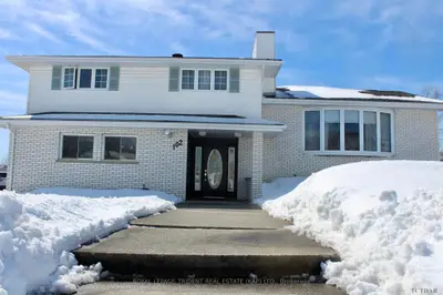 102 Avenue Road, Kapuskasing, On P5n 2z8