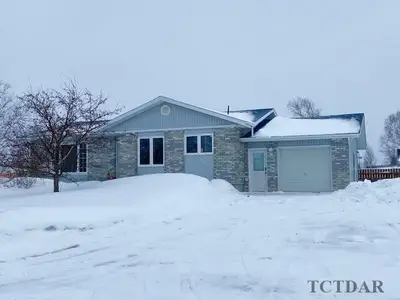 1 Mcnee Street, Hearst, On P0l 1n0