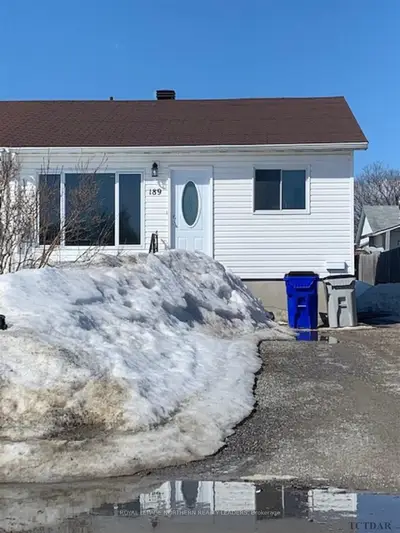 189 Delia Avenue, Timmins, On P4p 1a2