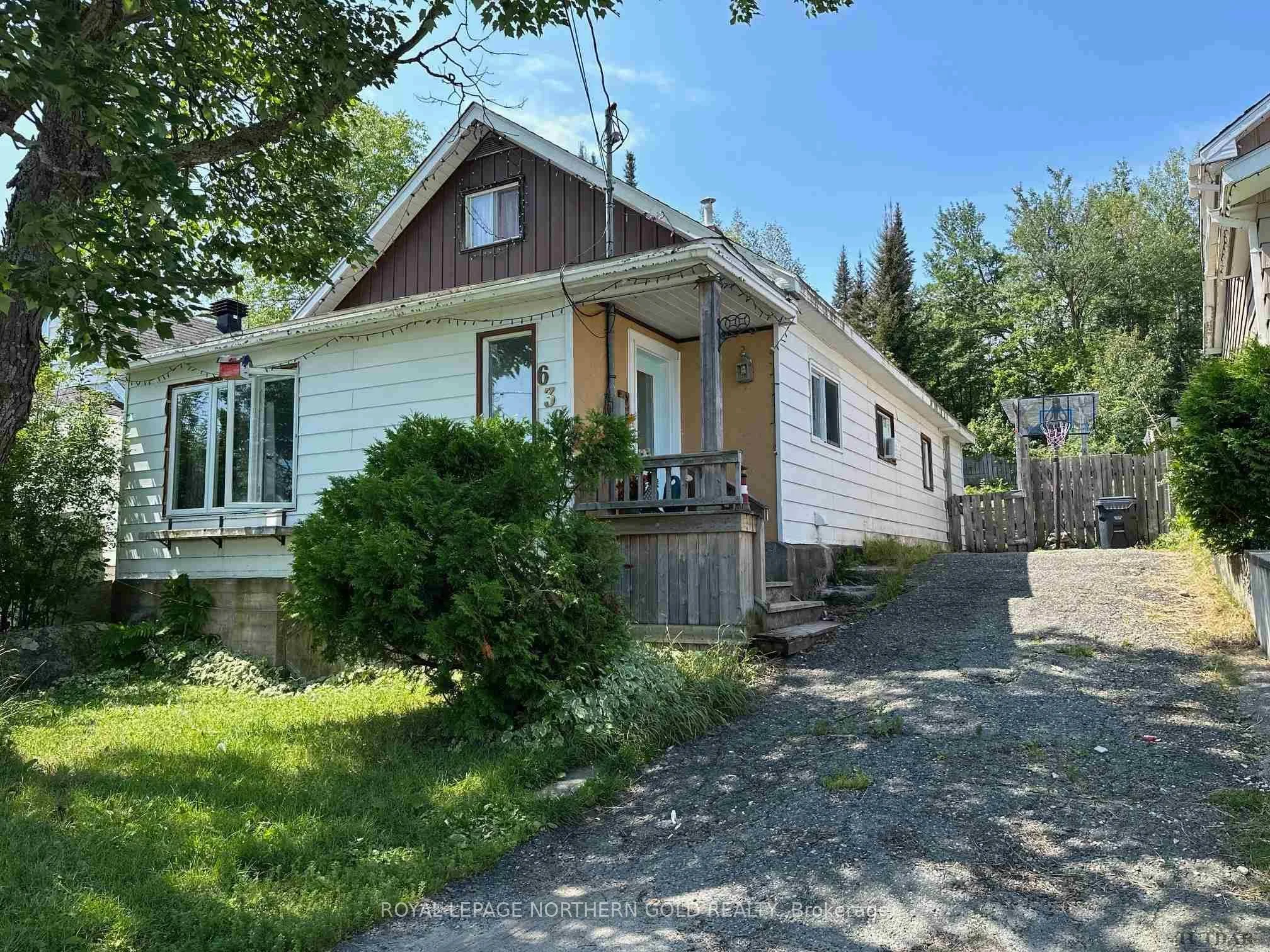 Detached in Kirkland Lake