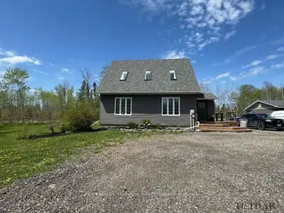 Detached in Timmins