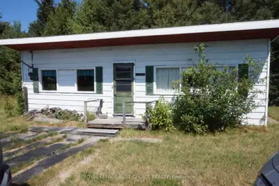 Detached in Henwood Twp.