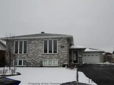 1421 Gatineau Boulevard, Timmins, On P4r 1g4