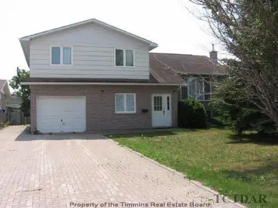 125 Woodland Crescent, Timmins, On P4n 8j7
