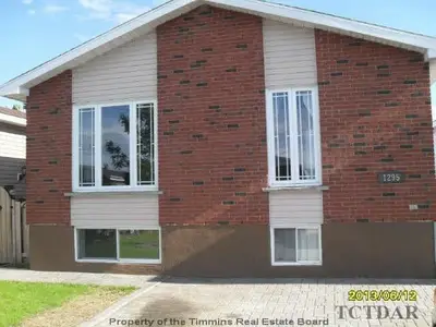 1295 Gatineau Boulevard, Timmins, On P4r 1e4