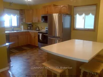 842 College Street, Timmins, On P4n 8k9