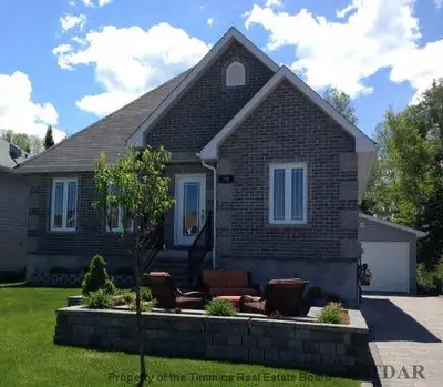 79 J.v. Bonhomme Boulevard, Timmins, On P4p 0a2