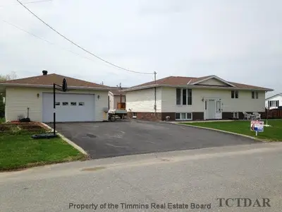 214 Paddon Crescent, Temiskaming Shores, On P0j 1p0