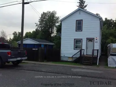 42 Niickle (lower) Street S, Cobalt, On P0j 1c0