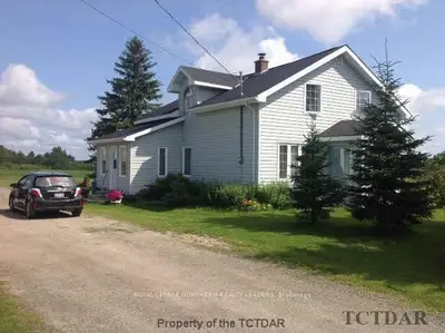 1873 Concession 2 & 3, Cochrane, On P0l 1c0