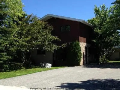 67 Eighth Street, Hearst, On P0l 1n0