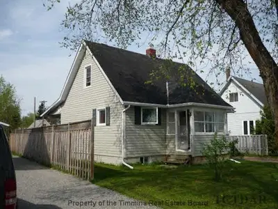 35 Aurora Avenue, Kapuskasing, On P5n 1j8