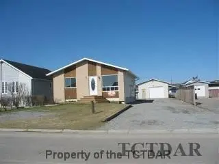14 Berville Street, Hearst, On P0l 1n0