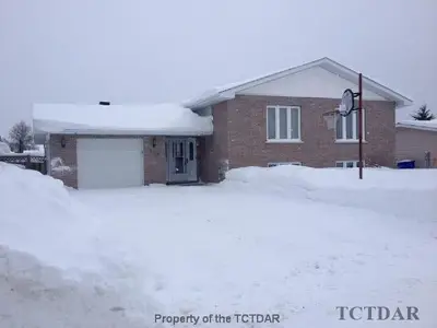 111 Girdwood Crescent, Timmins, On P0n 1c0