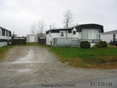 8 Gilles Street, Hearst, On P0l 1n0