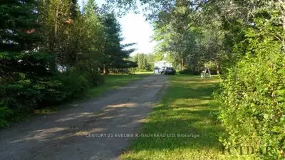 17 Howie Street W, Englehart, On P0j 1b0