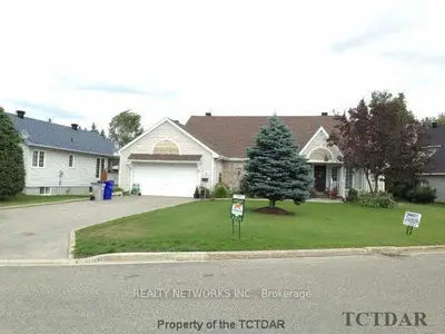 40 Pleasant Avenue, Timmins, On P4r 1m6