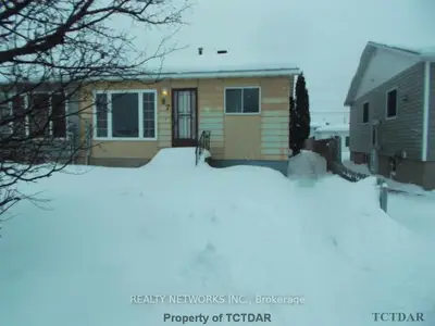 97 Delia Avenue E, Timmins, On P4p 1a2