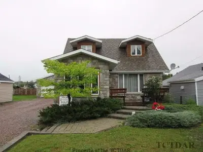 8 & 10 Twentyfourth Street, Mcgarry Twp., On P0k 1x0