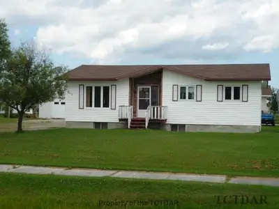 292 Parkview Avenue, Mattice-val Cote, On P0l 1t0