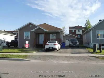38 J.v. Bonhomme Boulevard, Timmins, On P4p 1h5