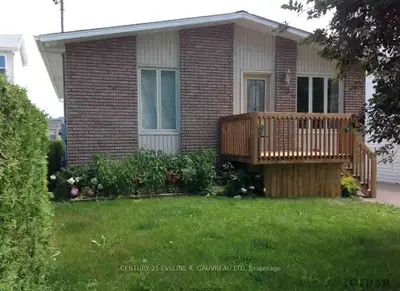 33 Wellington Street, Temiskaming Shores, On P0j 1p0