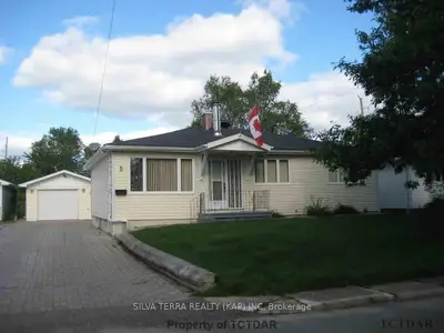 3 Erie Street, Kapuskasing, On P5n 2c5