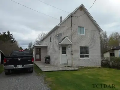 3 Queen Street, Englehart, On P0j 1h0