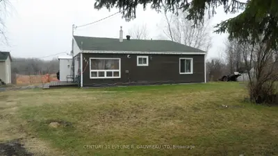 301 Groom, Temiskaming Shores, On P0j 1k0