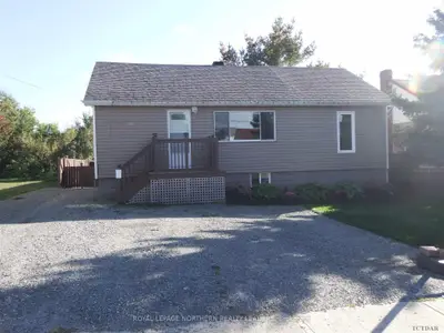 61 Coronation Avenue, Timmins, On P4n 3j9