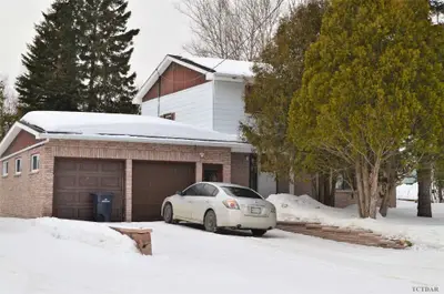 1 Mcphee Avenue, Kirkland Lake, On P2n 1m1