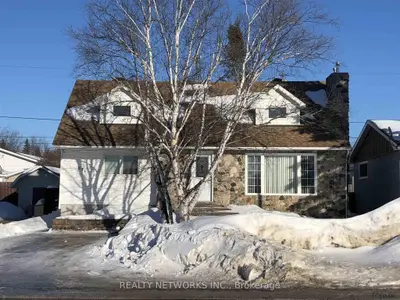 674 Eyre Boulevard, Timmins, On P4n 4z4