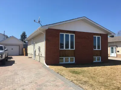 479 Lynwood, Timmins, On P4n 8j8