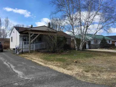 54 Ninth Avenue, Englehart, On P0j 1h0