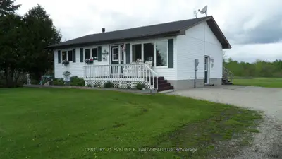 111271 River Road, Temiskaming Shores, On P0j 1p0