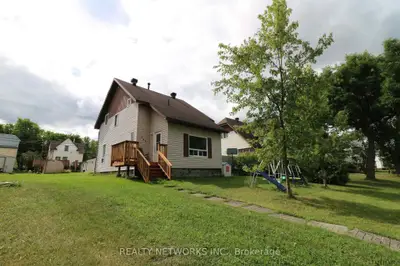 143 Essex Avenue, Iroquois Falls, On P0k 1e0