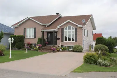 1238 Park Avenue, Timmins, On P4r 1l6