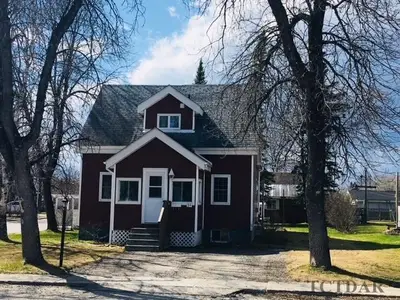 34 Drury Street, Kapuskasing, On P5n 1l1