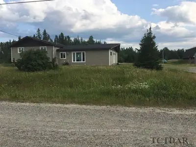 60 Concession 12+1, Cochrane, On P0l 1c0