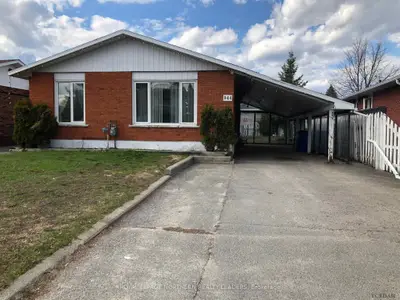 944 Park Avenue, Timmins, On P4n 7k6